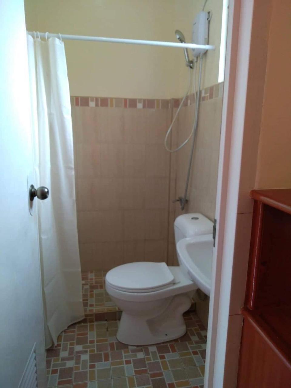 Rising Sun Pension House Ослоб Экстерьер фото